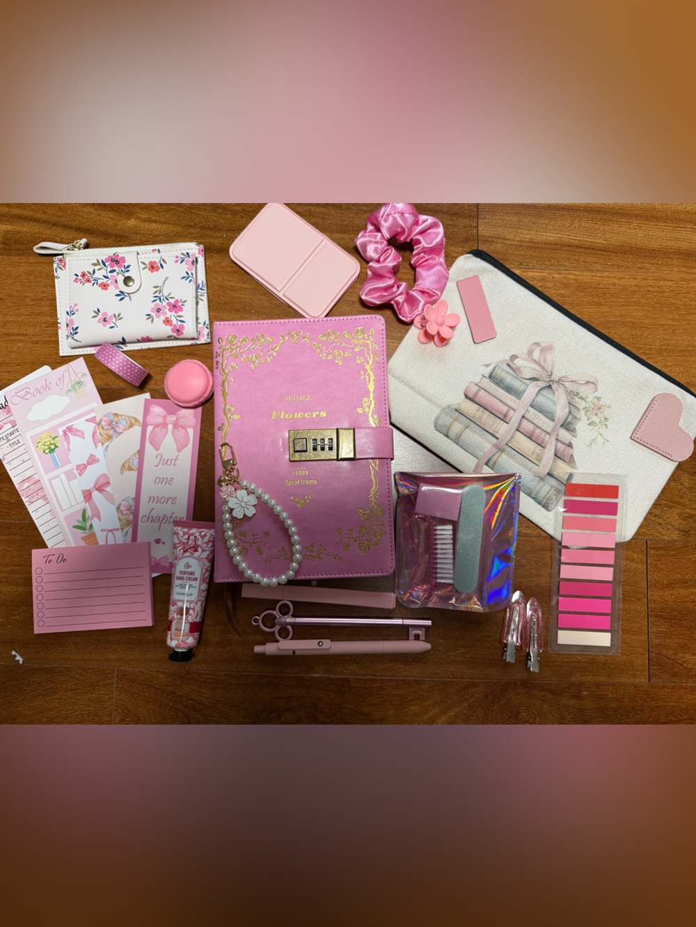 The ultimate girly pink bookish bundle - fabulous!